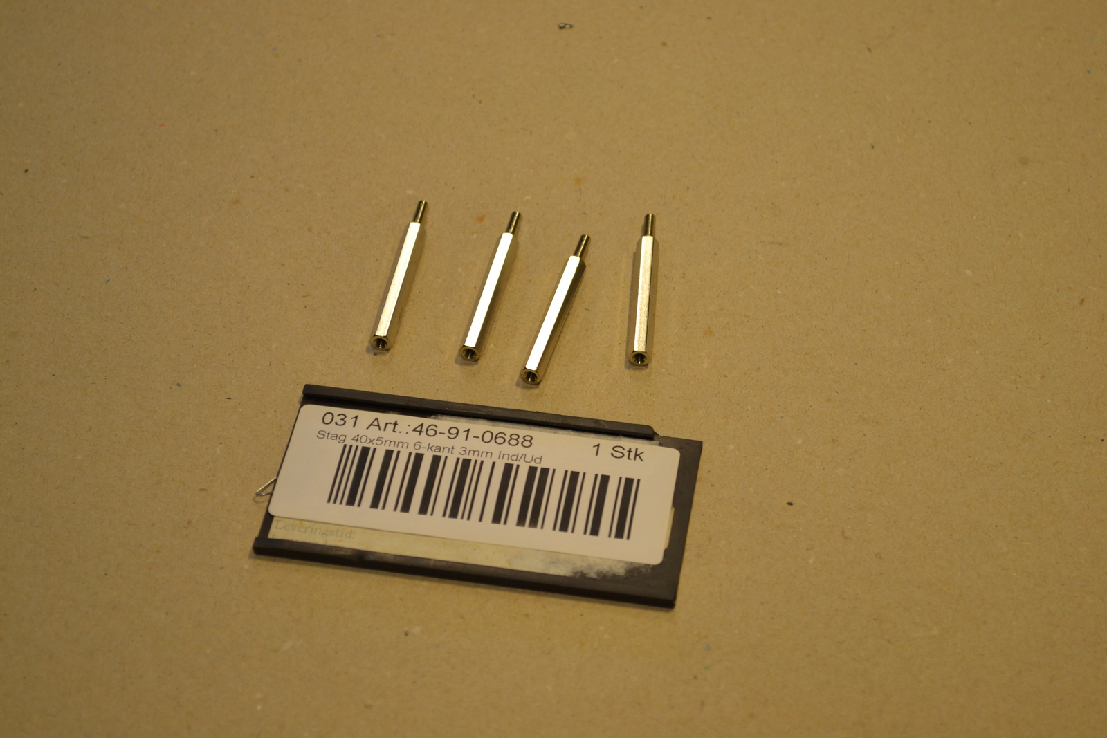 Stay 40x5mm hexagon 3mm thread